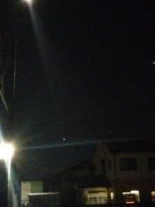 真夜中に見えた大きな星 1レフ 2