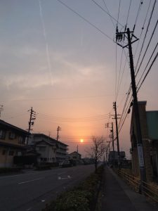 黄砂の日の太陽1