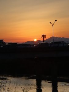 境川堤防の夕日5 沈みゆく夕日