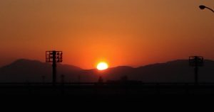 境川堤防の沈みゆく夕日2