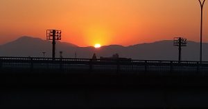 境川堤防の沈みゆく夕日5